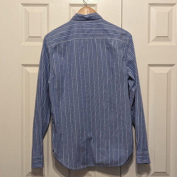 EUC Gap blue pinstripe button down shirt - Picture 2 of 8